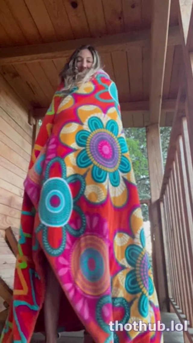 Stephinspace On The Balcony