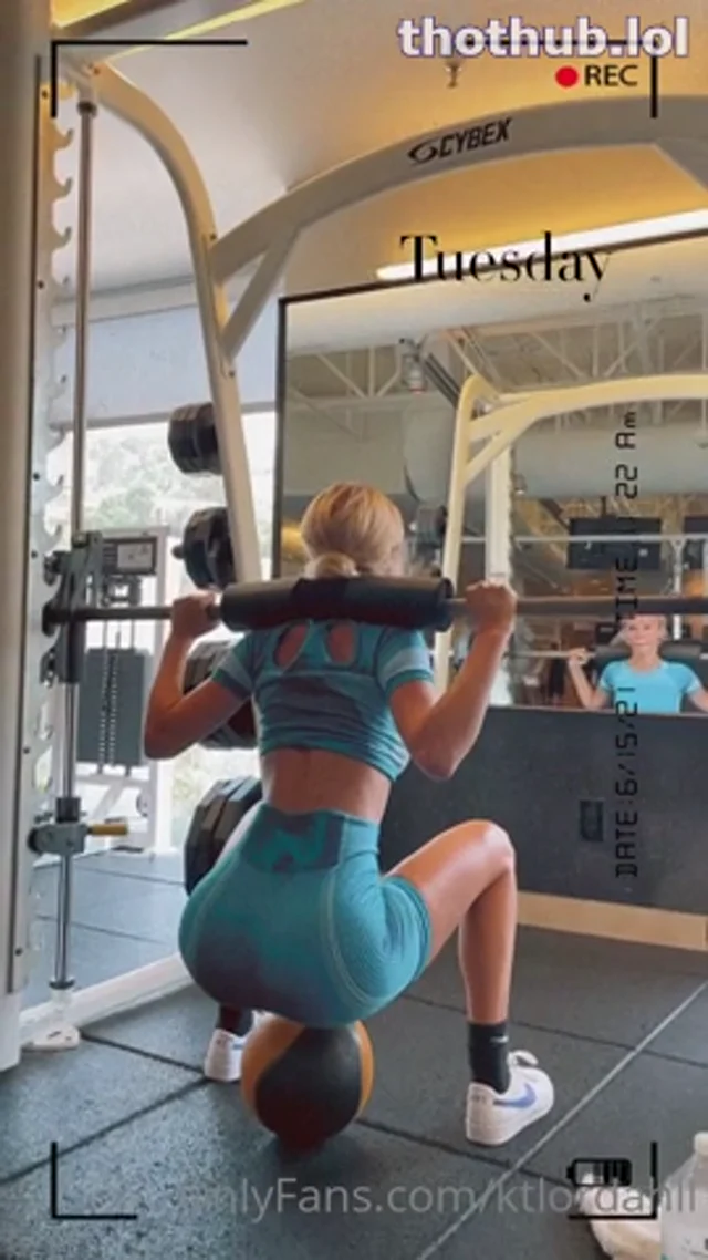 KT Lordahl Squatting