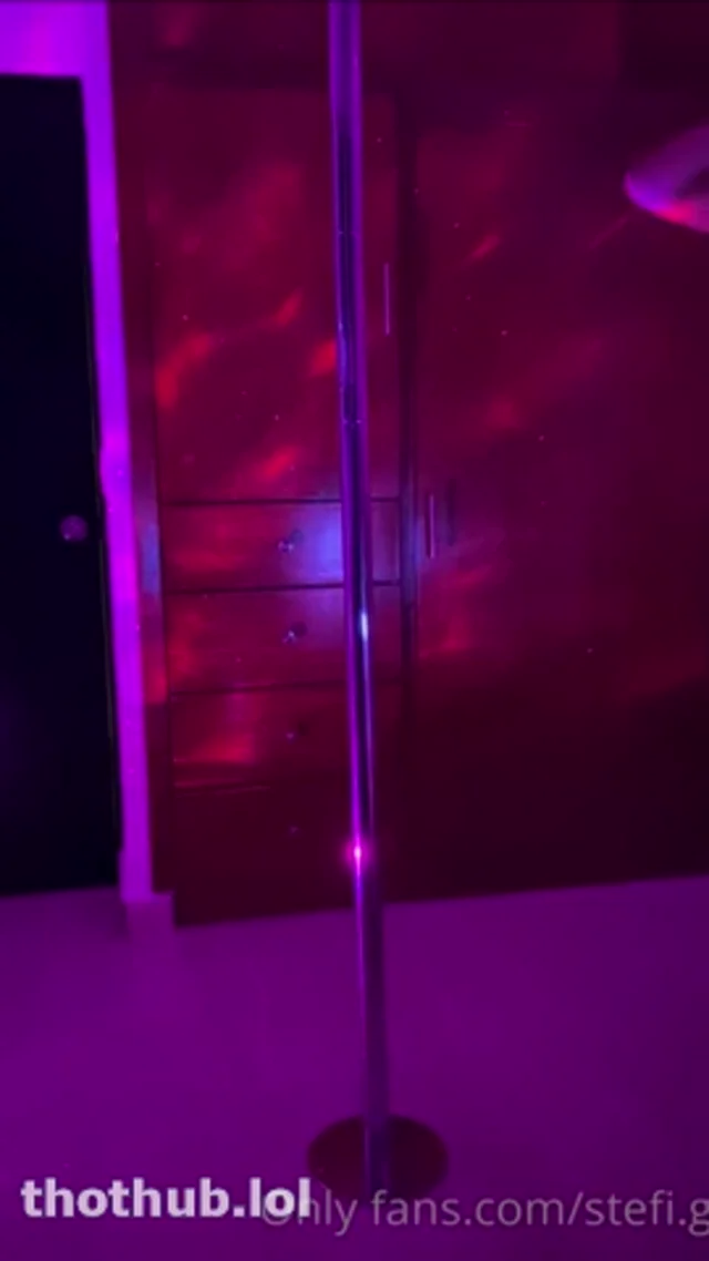 ♥ sTEFI gRIGATIS POLE DANCE