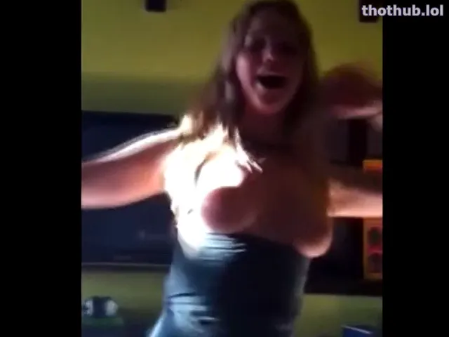 Jennifer Lawrence tits out
