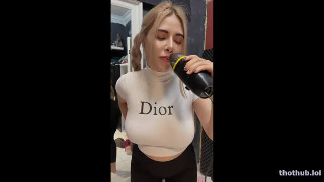Wan ASMR tits bouncing