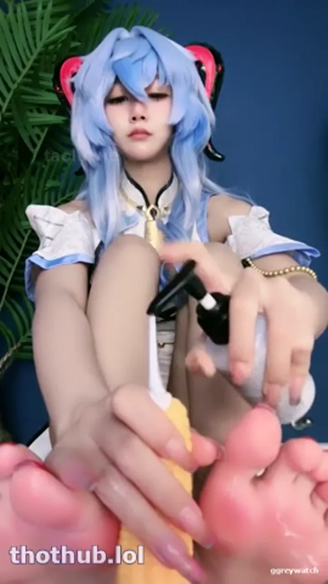 Asian cosplay make a humilation footjob