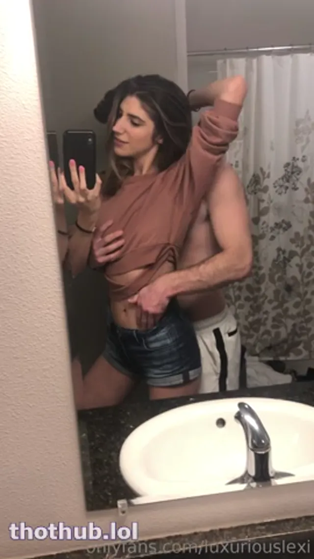 Lexi Fondled