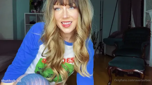 Overlairbee – OnlyFans STRIPTEASE FOR ME BABY