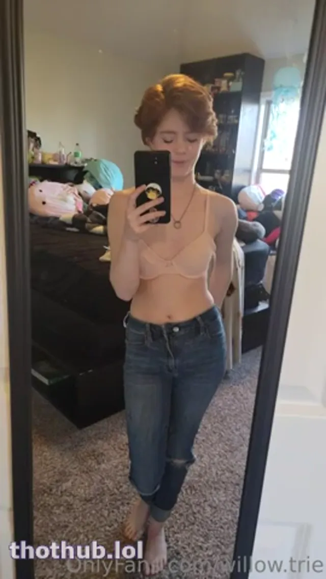 Willow.Trie – ocassion tour of her pussy