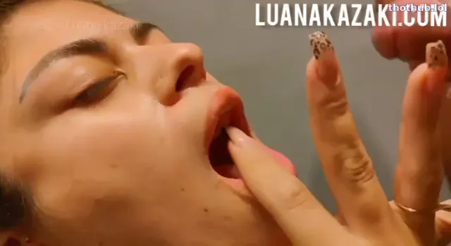 Luana Kazaki CumKiss
