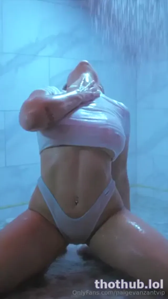 Paige Vanzant in bath