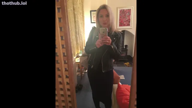 Claire Hutchings leaked close up masturbation