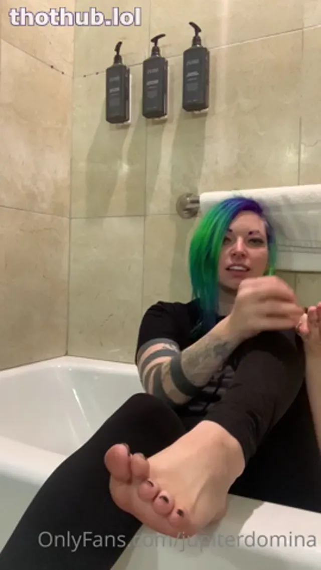 Jupiter Domina Feet 2