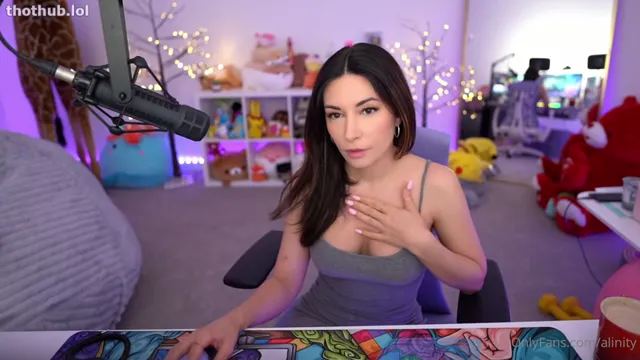 Alinity play with her big tits