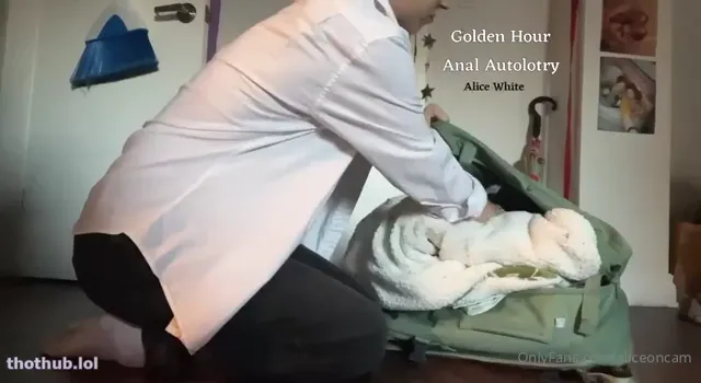 Alice White—OnlyFans Golden Hour Anal Autonomy solo