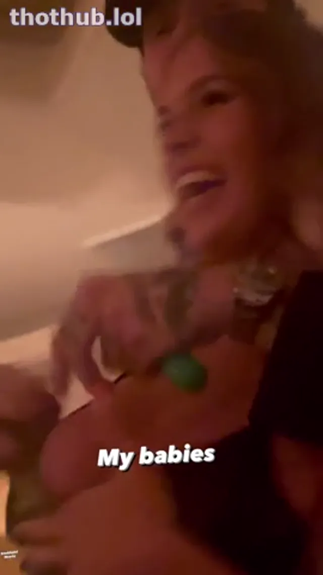 Sky Bri let a random guy lick her nipple on public