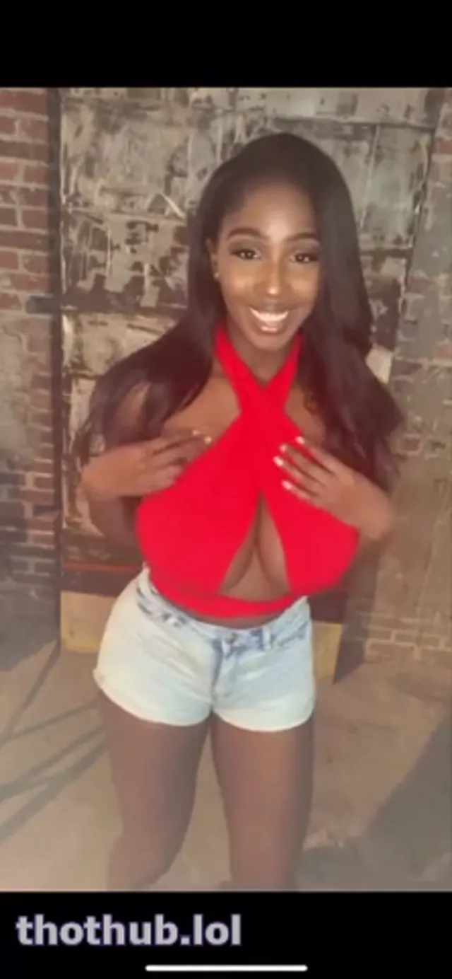 Ellietheempress Older video