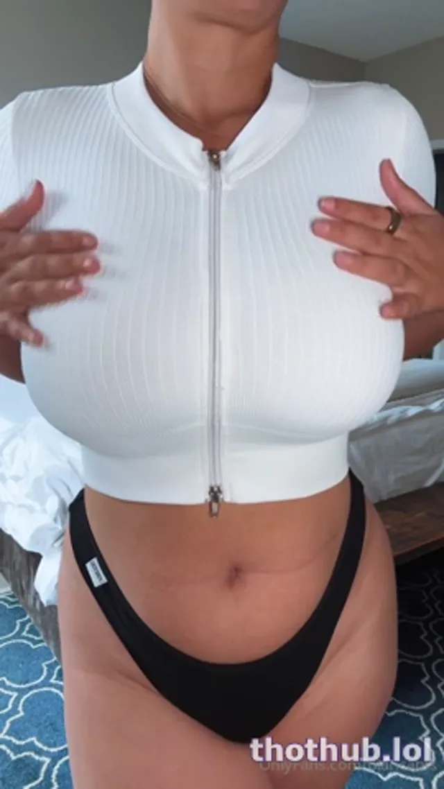 BIANCADATA TITS TOO BIG CUZ!