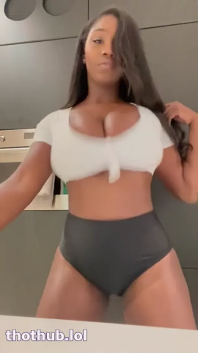 Ellietheempress older video 29