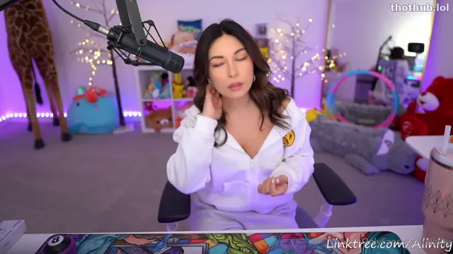 Alinity naked after Live