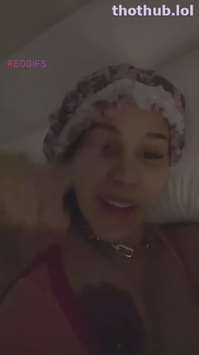 Cardi b ig live nipslip