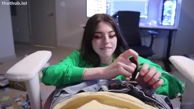 Hannahowo blowjob