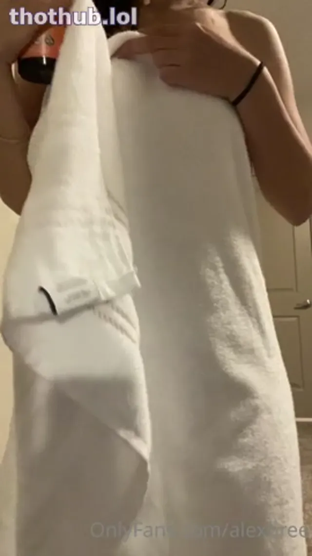 Alexbree post shower ass spread