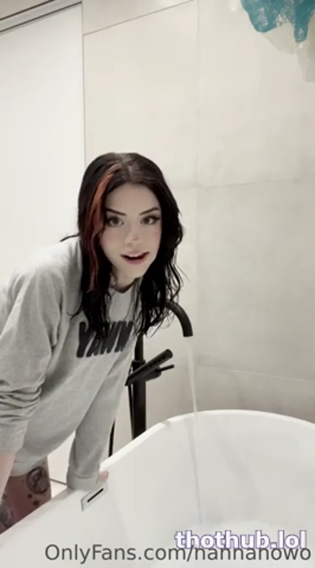 HannaOwO_naked bathtub tease
