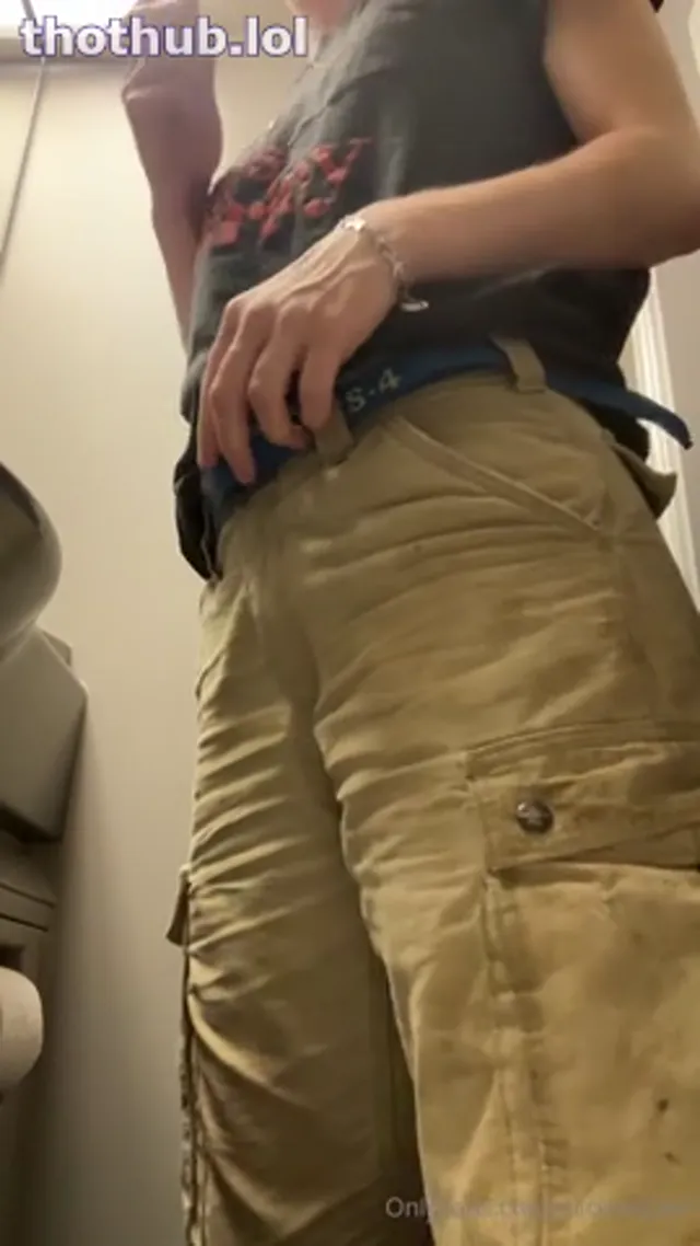 Aliceoncam — OnlyFans  horny on the plane