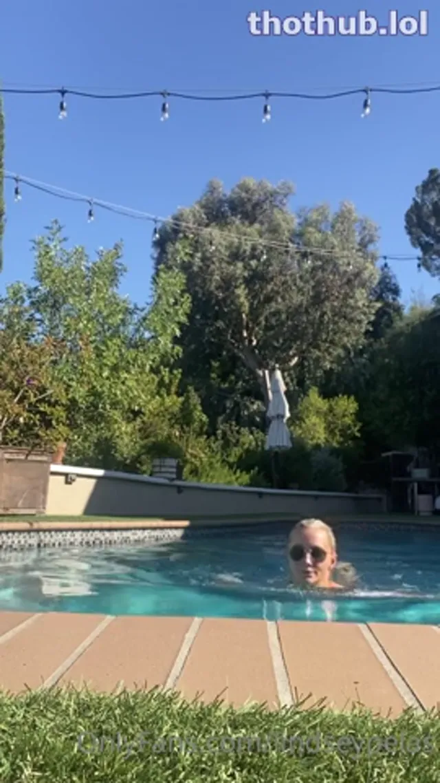 Lindsey Pelas_Pool_Hot