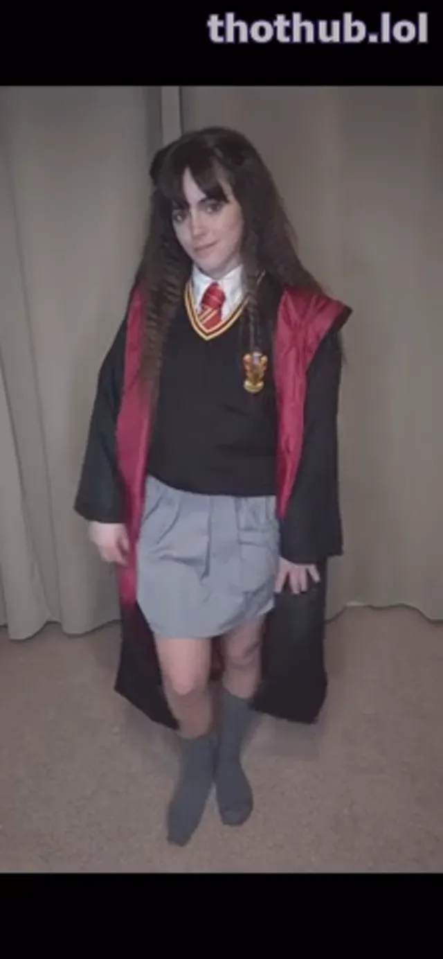 Leah Ray Hogwarts Hermione Cosplay