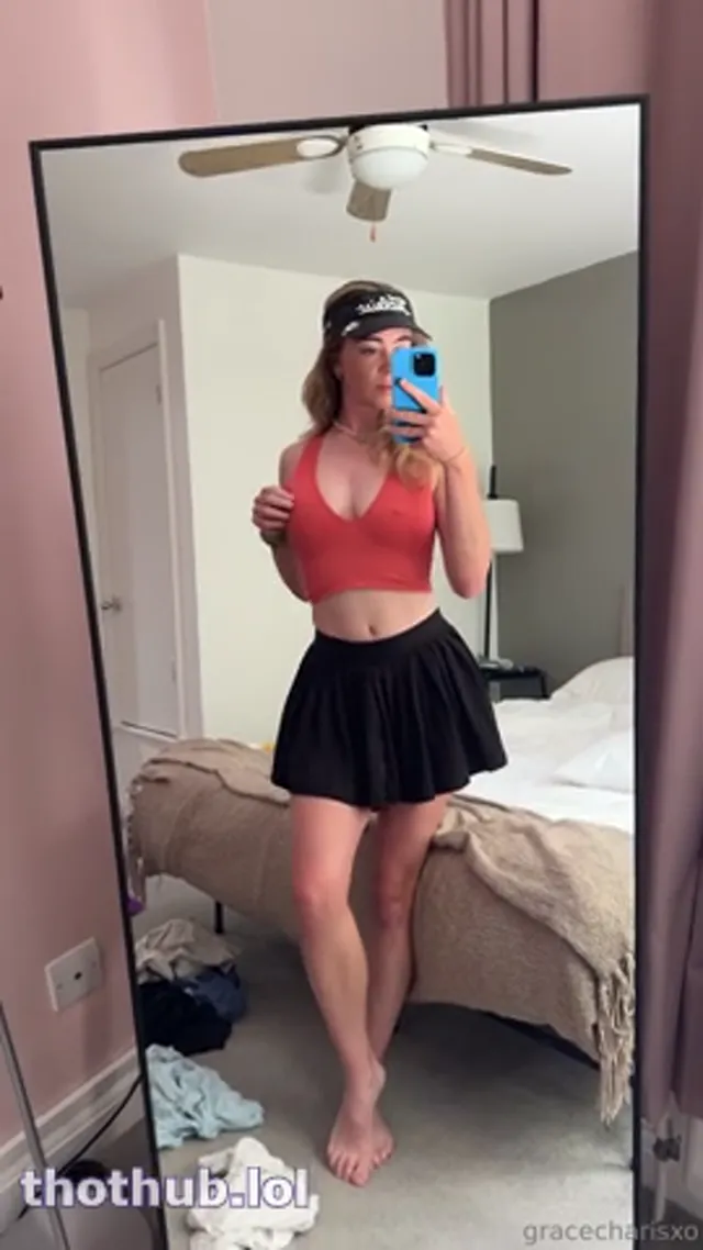 Grace Charis before to golf