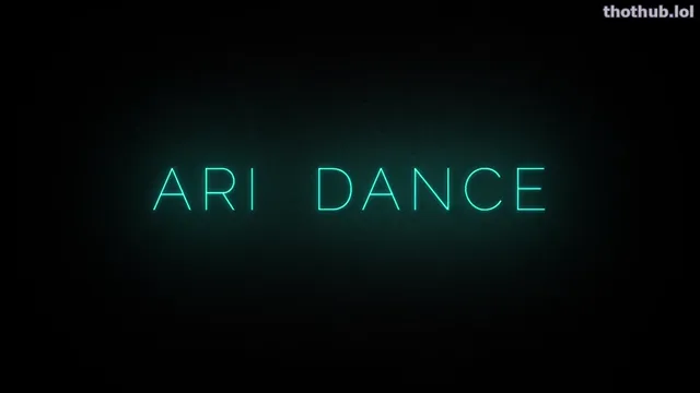 Ari Blue hot body dance