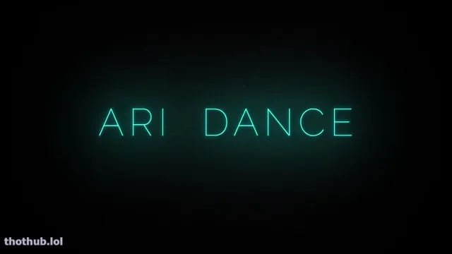 Ari dance in black hot