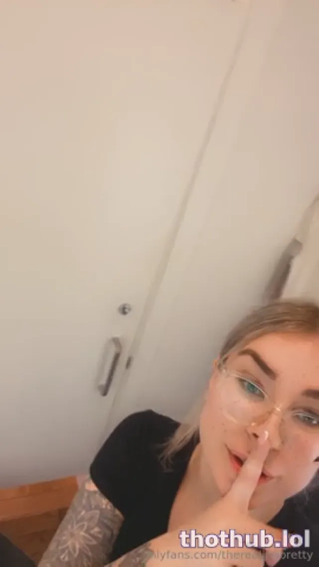 Jen Bretty Dressing Room Dildo