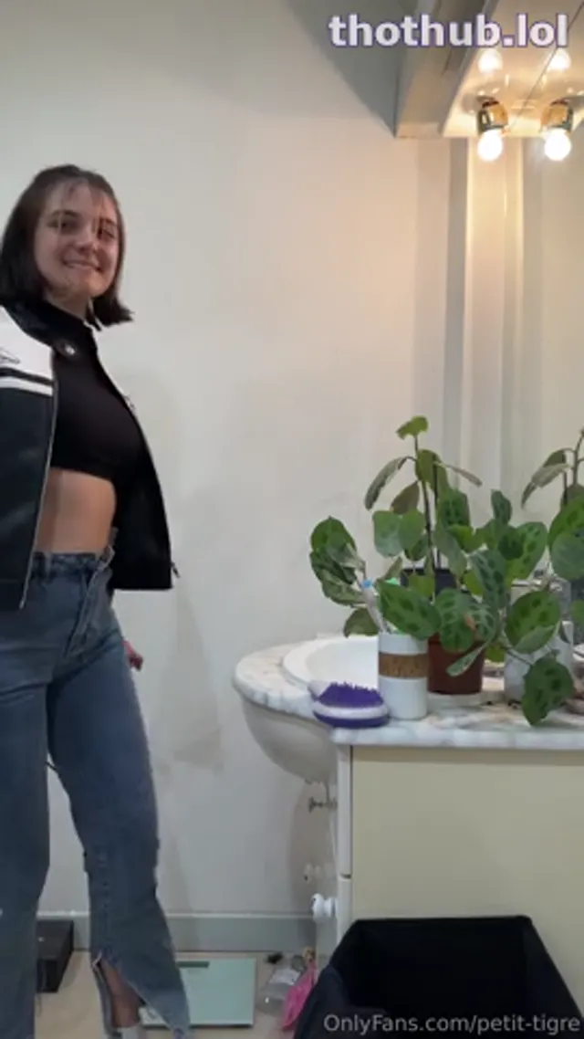 Petit-tigre  strip tease