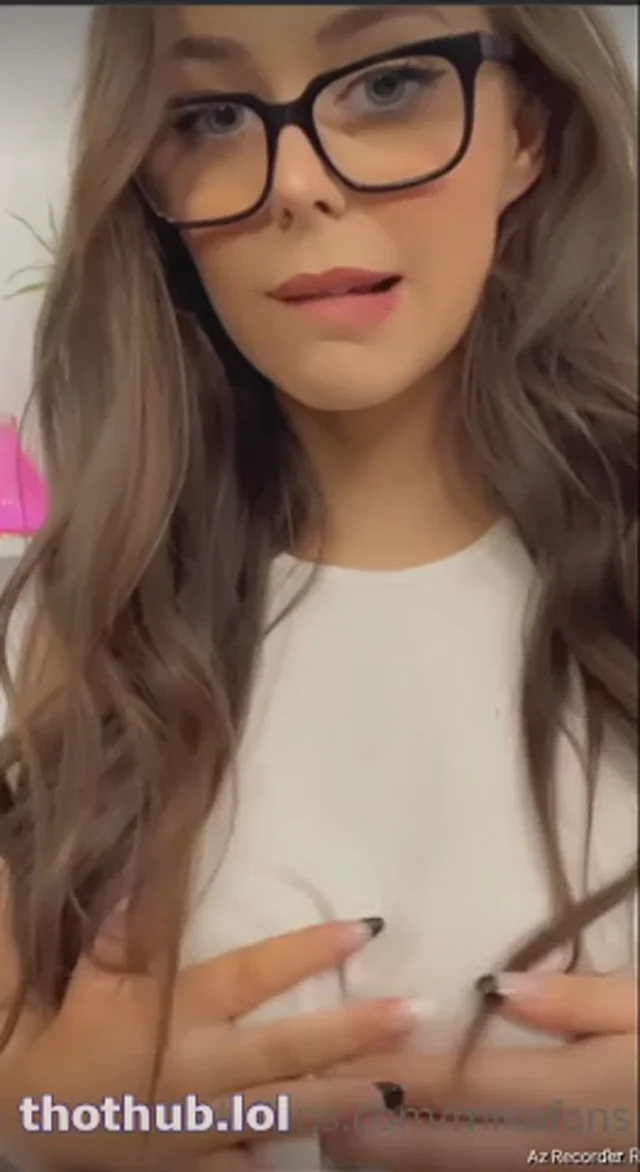 Mikaylah is extra horny today