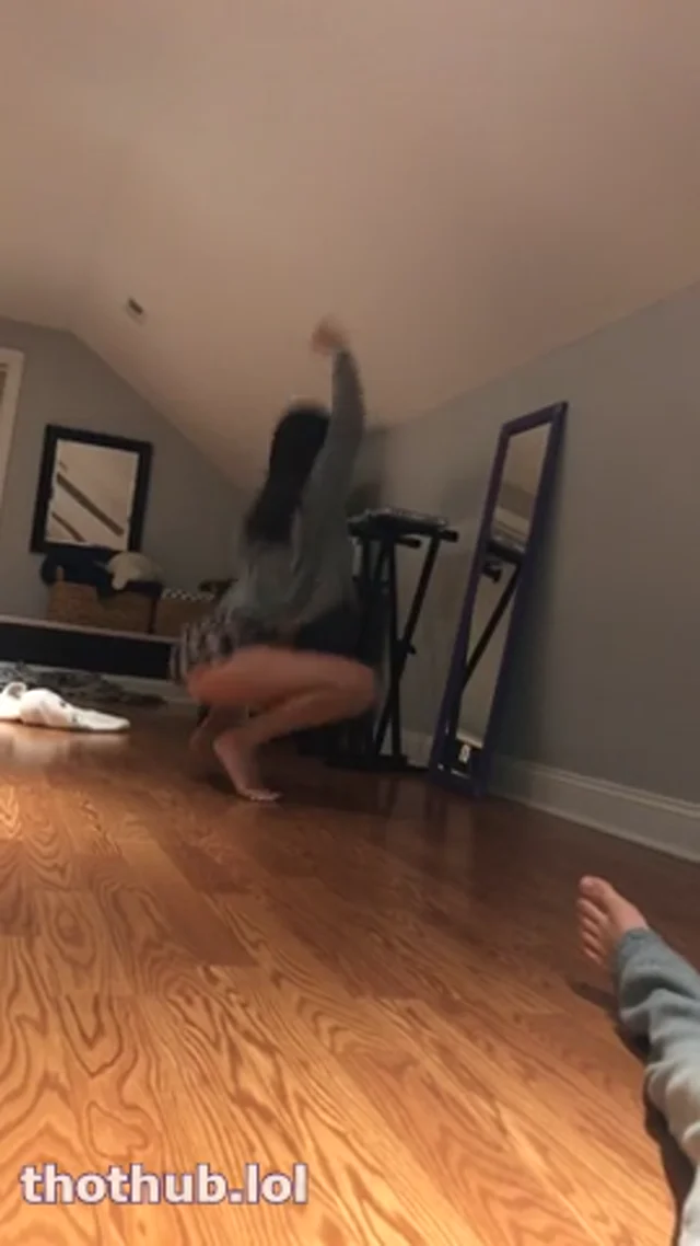 Charli damelio twerk