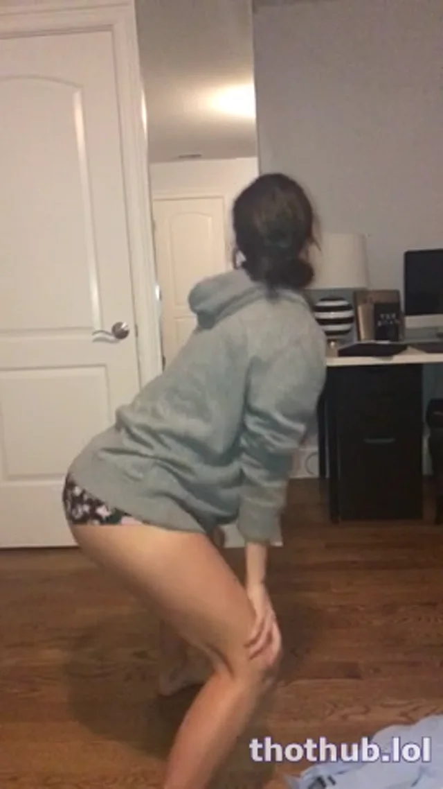 Charlie damelio twerk