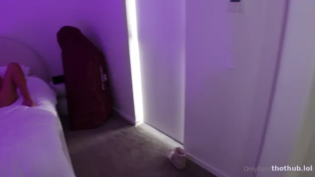 Lilly Lanes VR head set pussy play