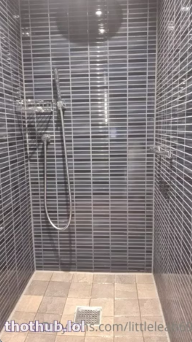 Sexy Shower Hottie