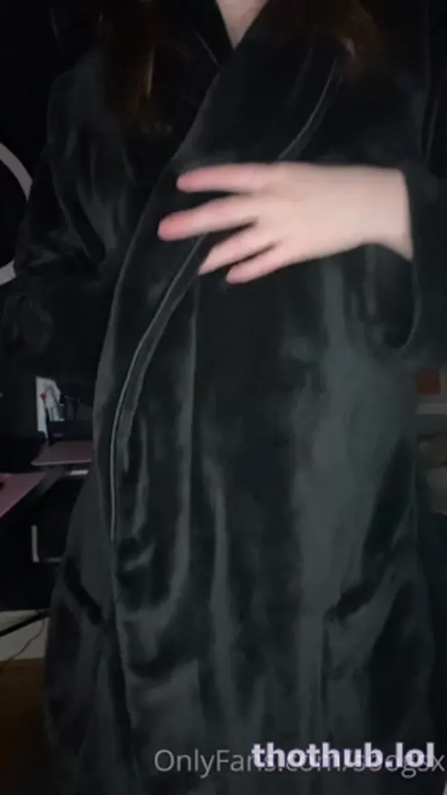 Sooogs Gaming girl masturbation