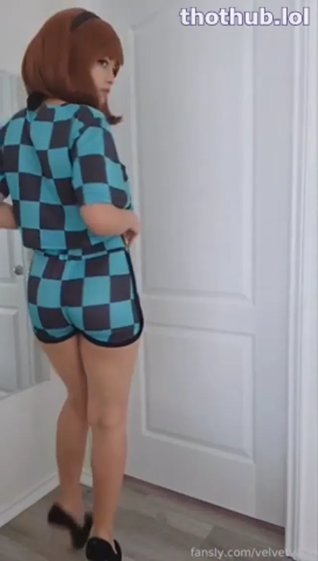Velvet Valie tight wet pussy deep stuffed
