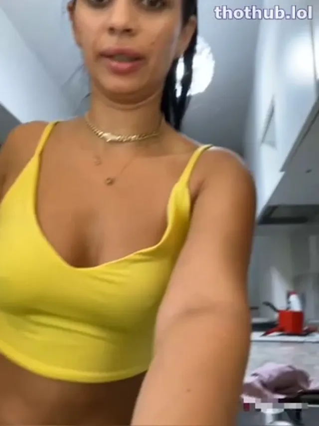 Adelle Camshow7