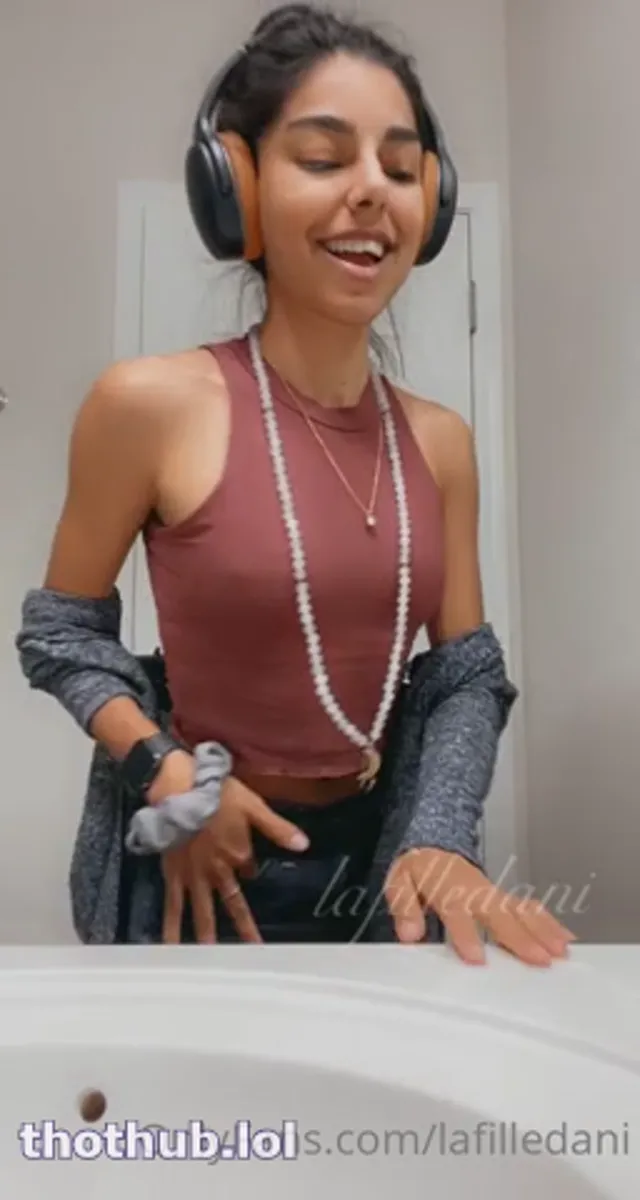 LAFILLEDANI OF5