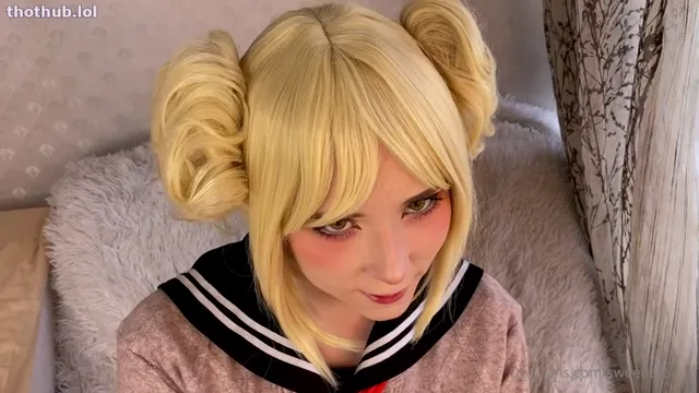 Sweetie Fox – Toga Himiko footjob