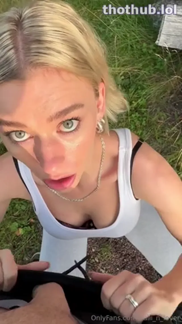 Halli&Lover – Outdoors Sex Tape