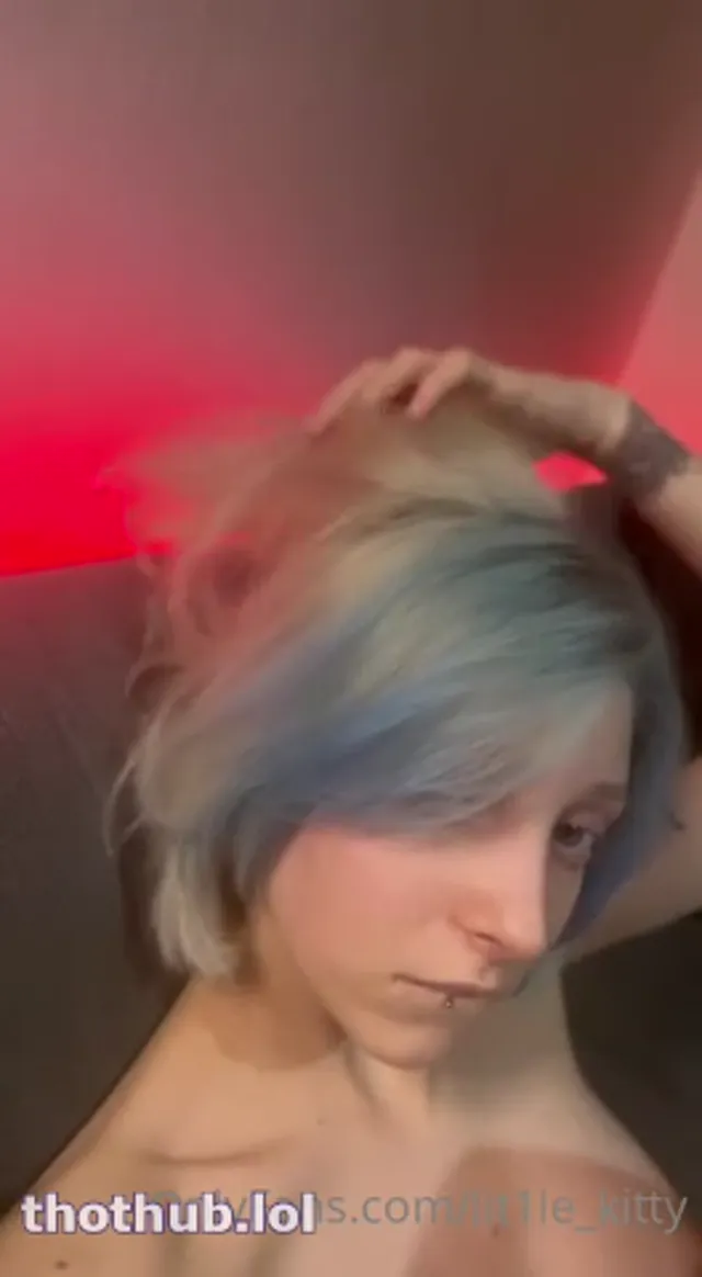 Try on Emili Lit1le_kitty