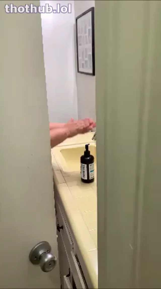 K.L OF – Bathroom Fuck