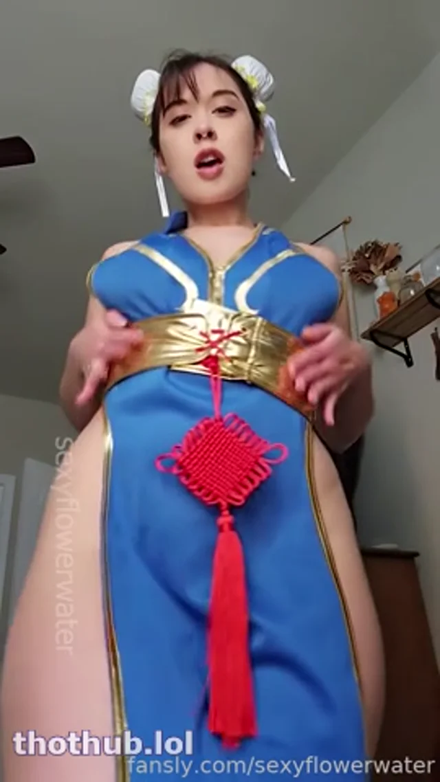 Sexyflowerwater chun li cosplay