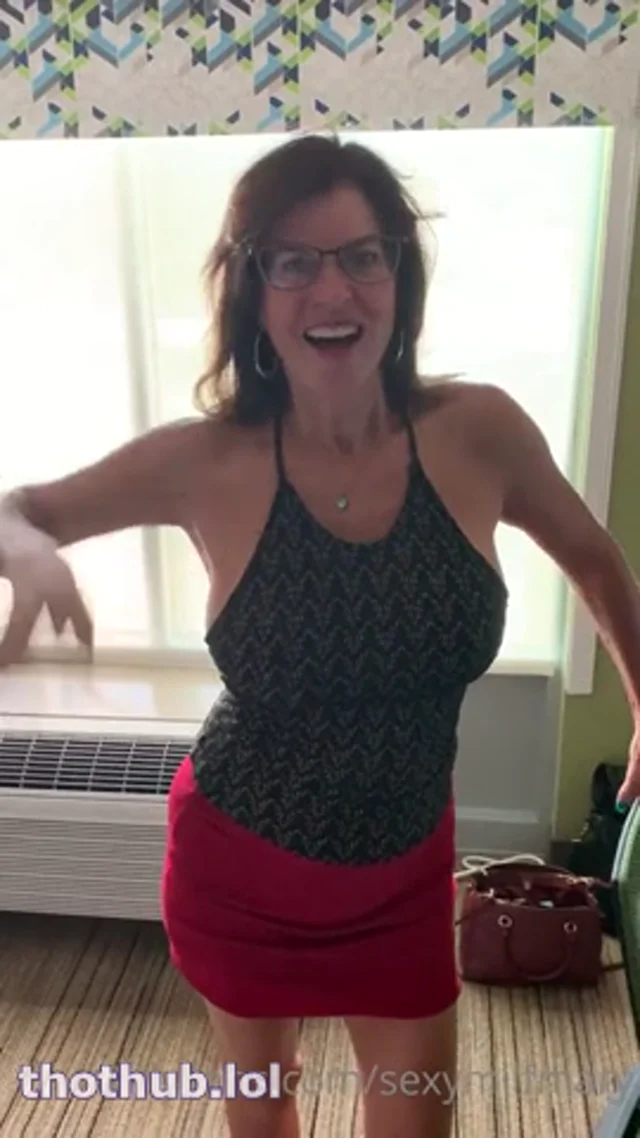 Milf Mary B – tease and dildo fuck