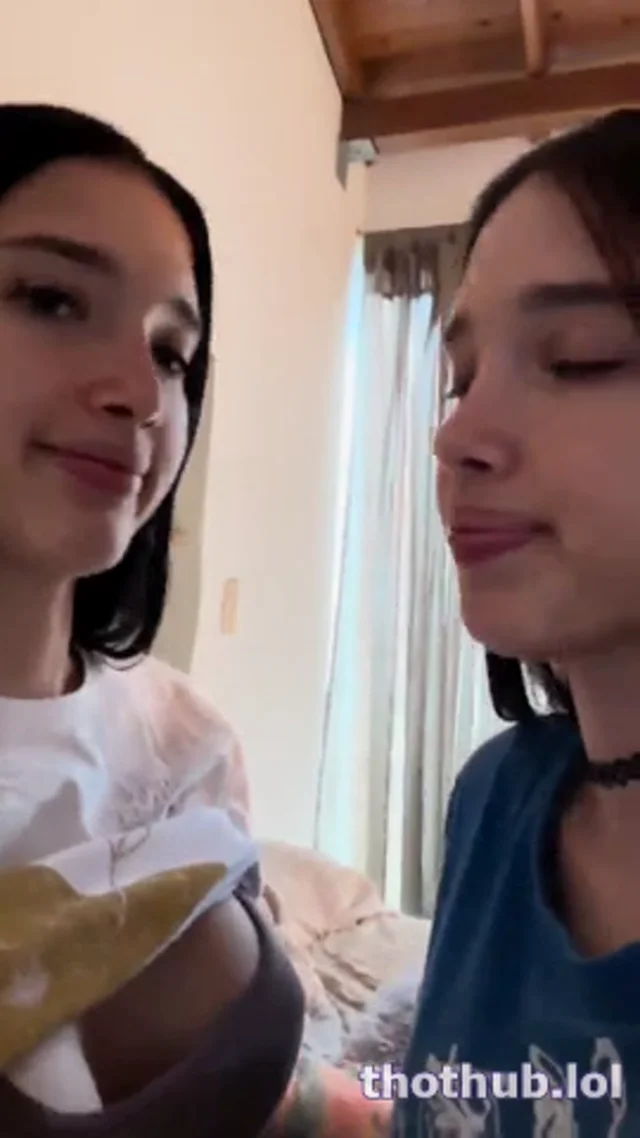 Twins Alice and Valen Roger