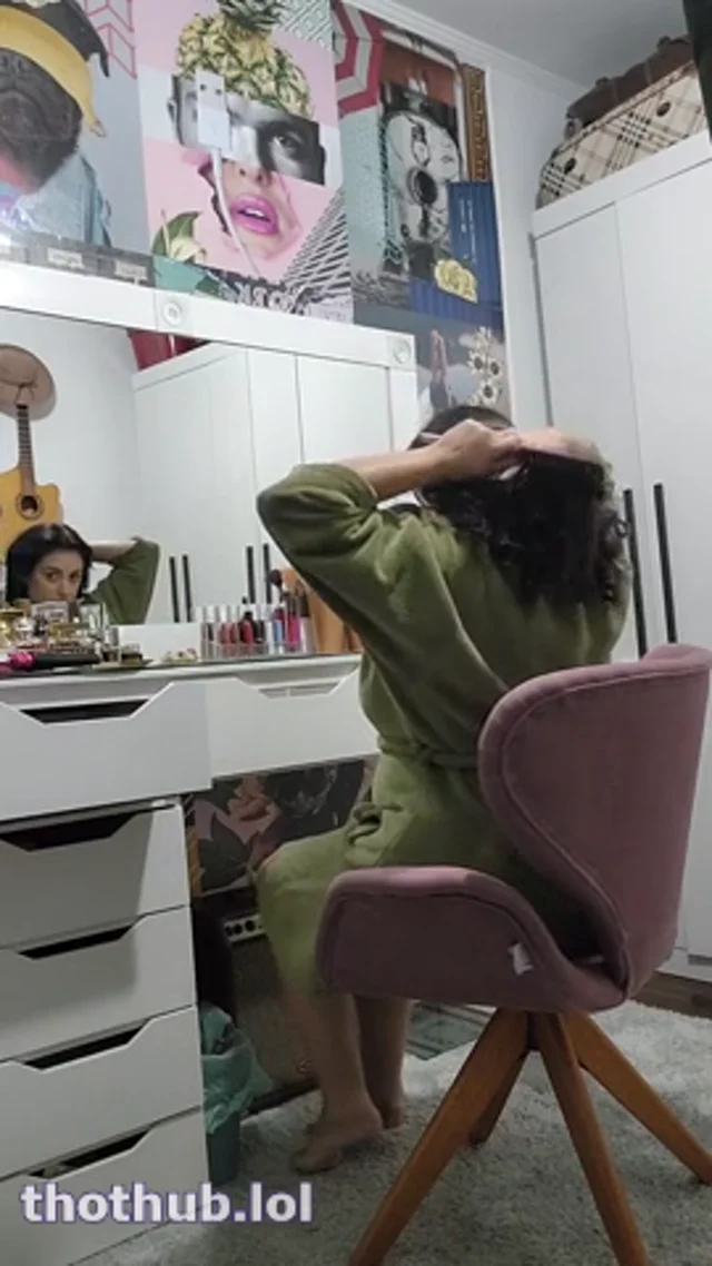 Natali Conti Rough Fingering in Makeup Room Onlyfans