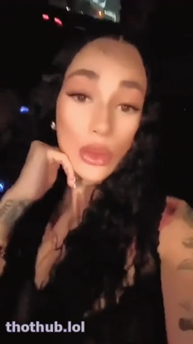 Bhad Bhabie nude titty see hrough in car